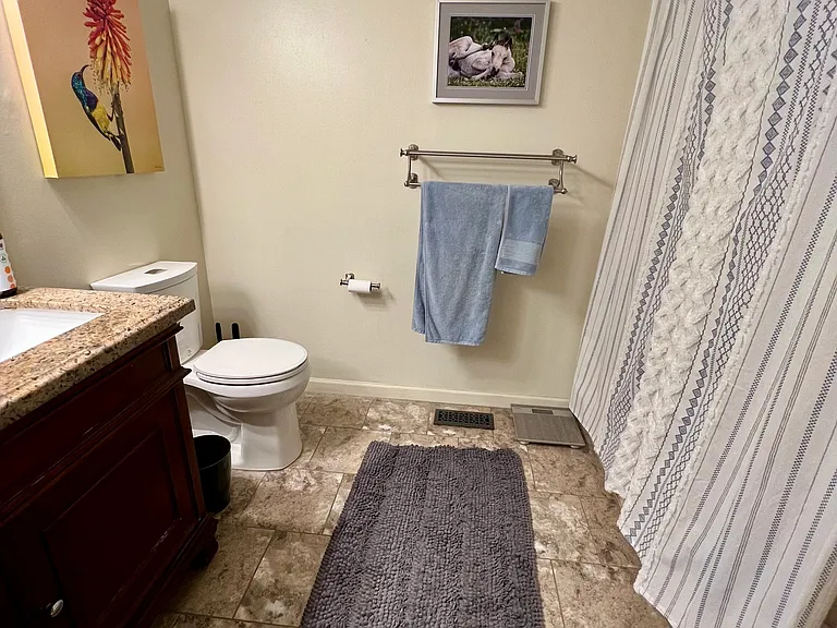 2370 Amara Dr — Photo 8
