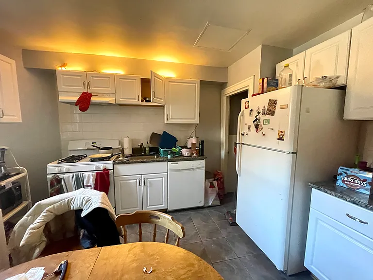 68 Hammond St #2 — Photo 8