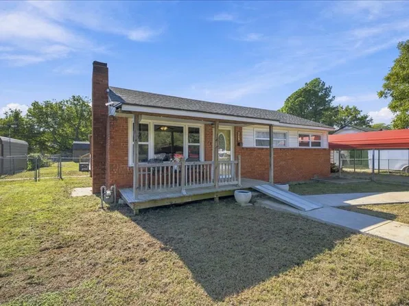 303 W 5th St, Dewar, OK 74431