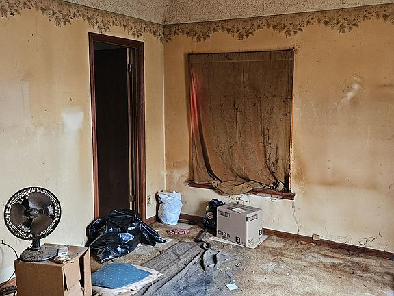 5th image of 111 N State St