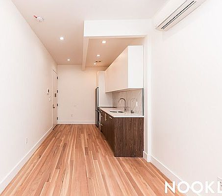 5th image of 263 Stockholm St #2L