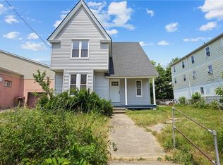 211 Washington St, West Warwick, RI 02893