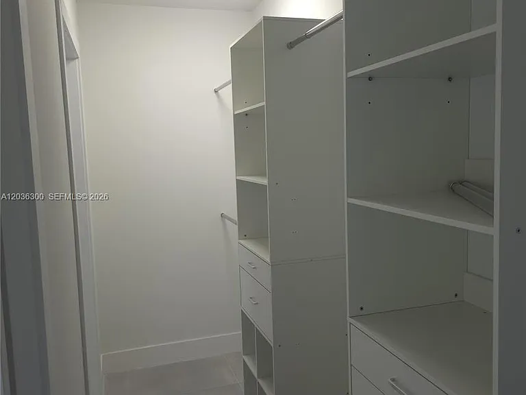 1565 Thumb Point Dr — Photo 35