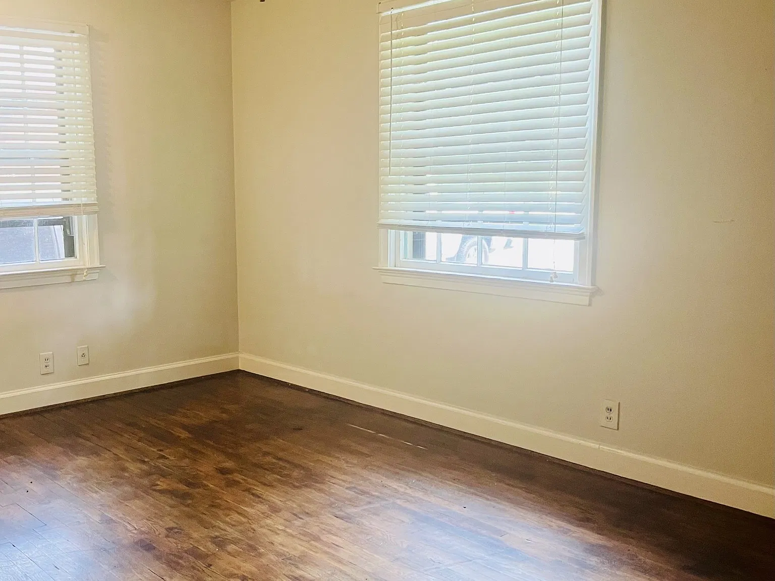 2 bed, 1.0 bath, 744 sqft, $1,400 — Photo 3