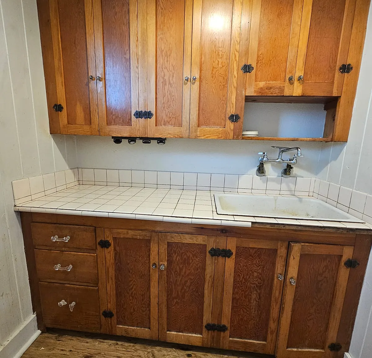 Historic Downtown Rapid City Apartment for Lease — Photo 4