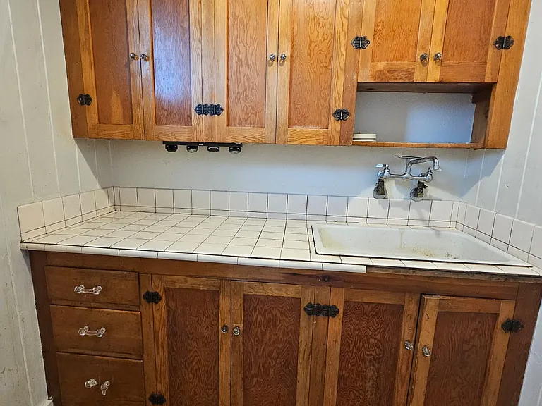 822 Main St — Photo 4