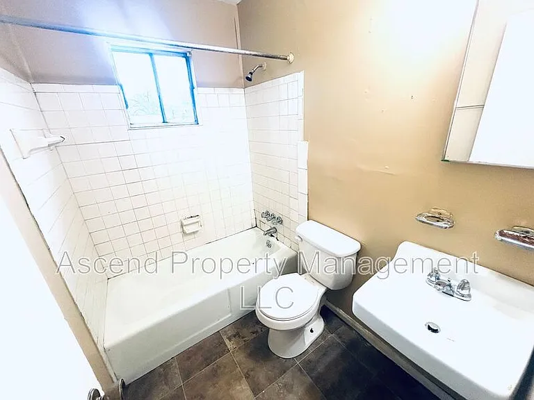 1707 Arlington Ave #B — Photo 6