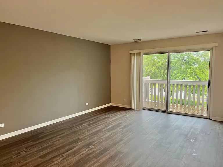 1415 Sutton Ct — Photo 9