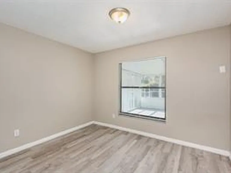 3846 Long Grove Ln — Photo 19