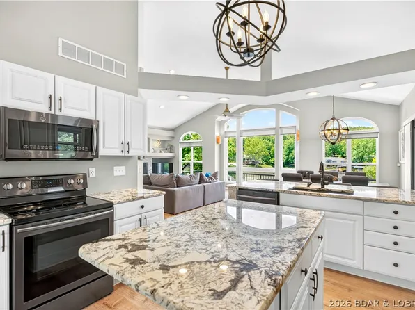 57 Lakeland Ln, Sunrise Beach, MO 65079