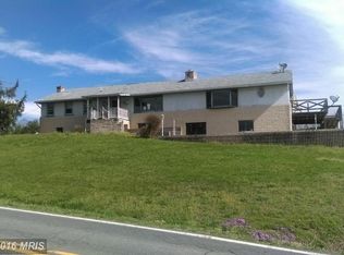 3181 Apple Harvest Dr, Glengary, WV 25421