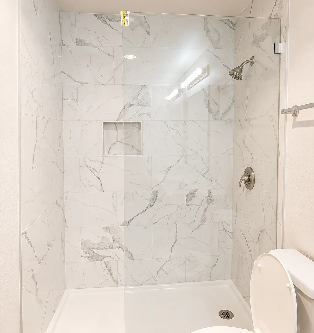 1 bed, 820 sqft, $2,099 — Photo 3