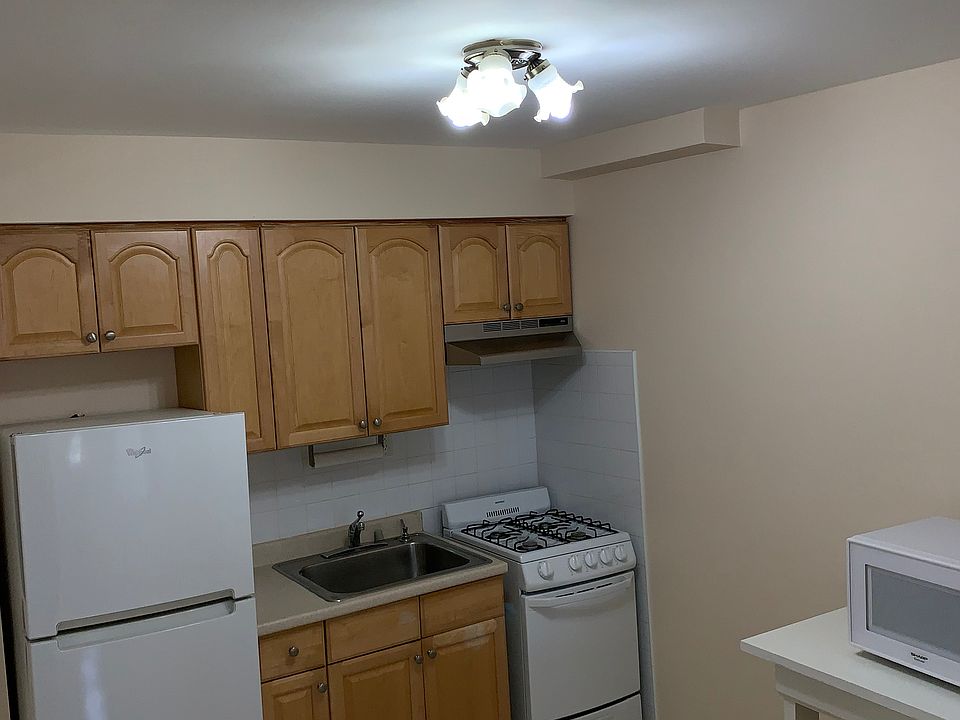 1st image of 142 Bay 32nd St #1