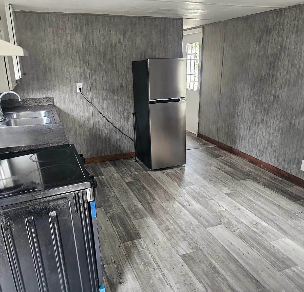 2 bed, 500 sqft, $1,300 — Photo 1