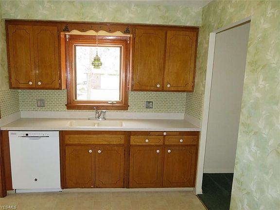 2nd image of 29304 Ashwood Dr