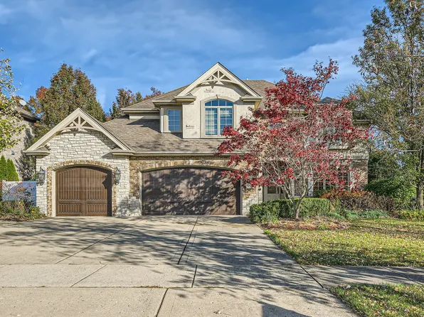 565 Siems Cir, Roselle, IL 60172