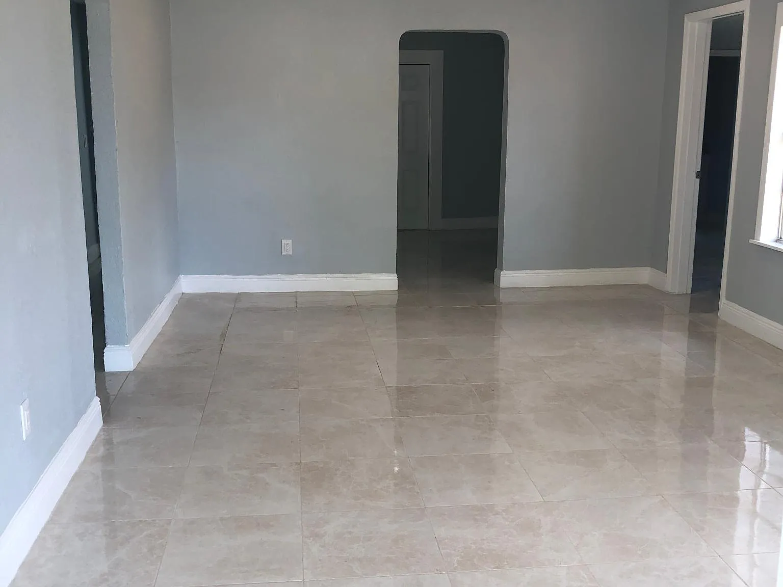 3001 E McBerry St — Photo 3