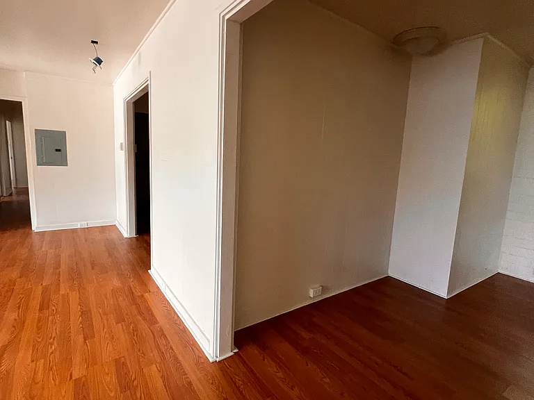 1504 Thurston Ave — Photo 12