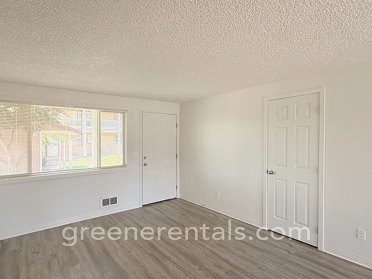 West Main Street Apartments — Photo 5