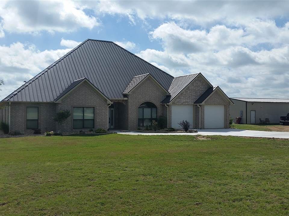 1st image of 335 Hart Dr