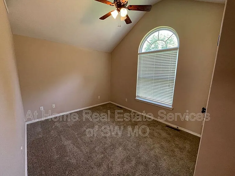 3222 W Wick — Photo 12