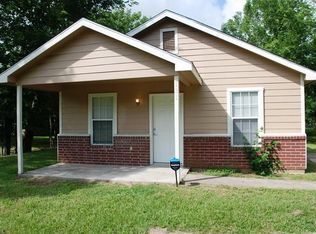 131 Pine St, Sealy, TX 77474