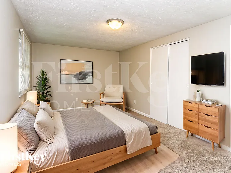 5717 Hacienda Ct — Photo 8