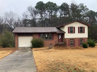 1632 Tryon Dr, Fayetteville, NC 28303
