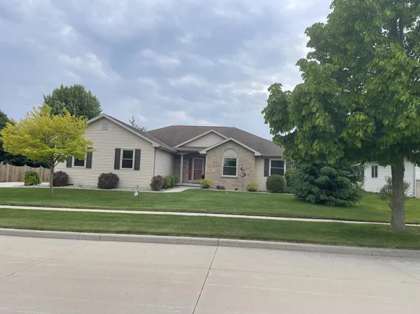 4321 Deerfield LANE, Manitowoc, WI 54220