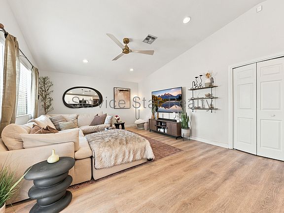 4th image of 2162 E Concorda Dr
