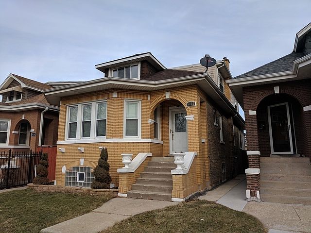 1st image of 5220 W Drummond Pl