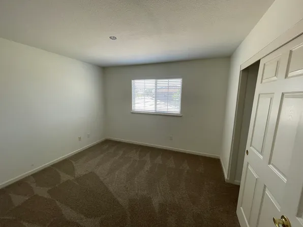 2099 Yellowstone Ave, Tracy, CA 95377