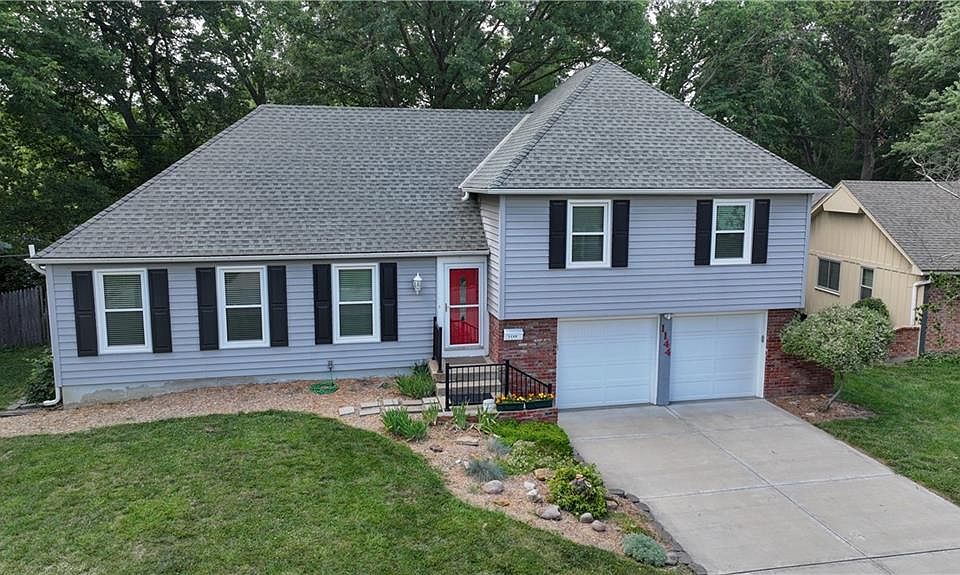 1st image of 1144 Queens Pl