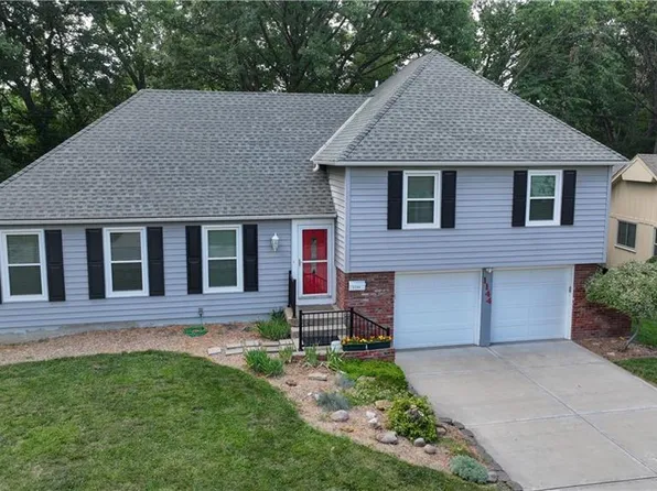 1144 Queens Pl, Kansas City, MO 64131
