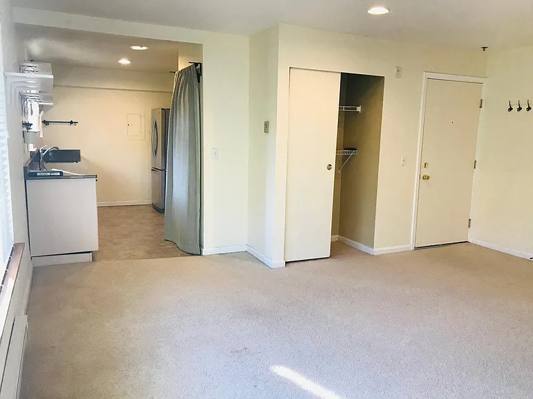 4425 Greenwood Ave N #105 — Photo 9