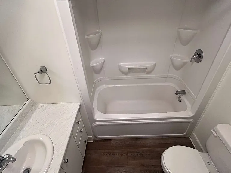 464 Frontenac St #16 — Photo 12