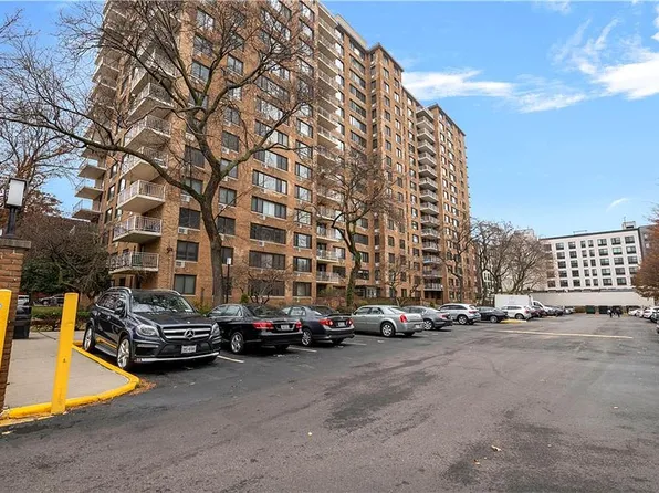 185 Hall St APT 614, Brooklyn, NY 11205