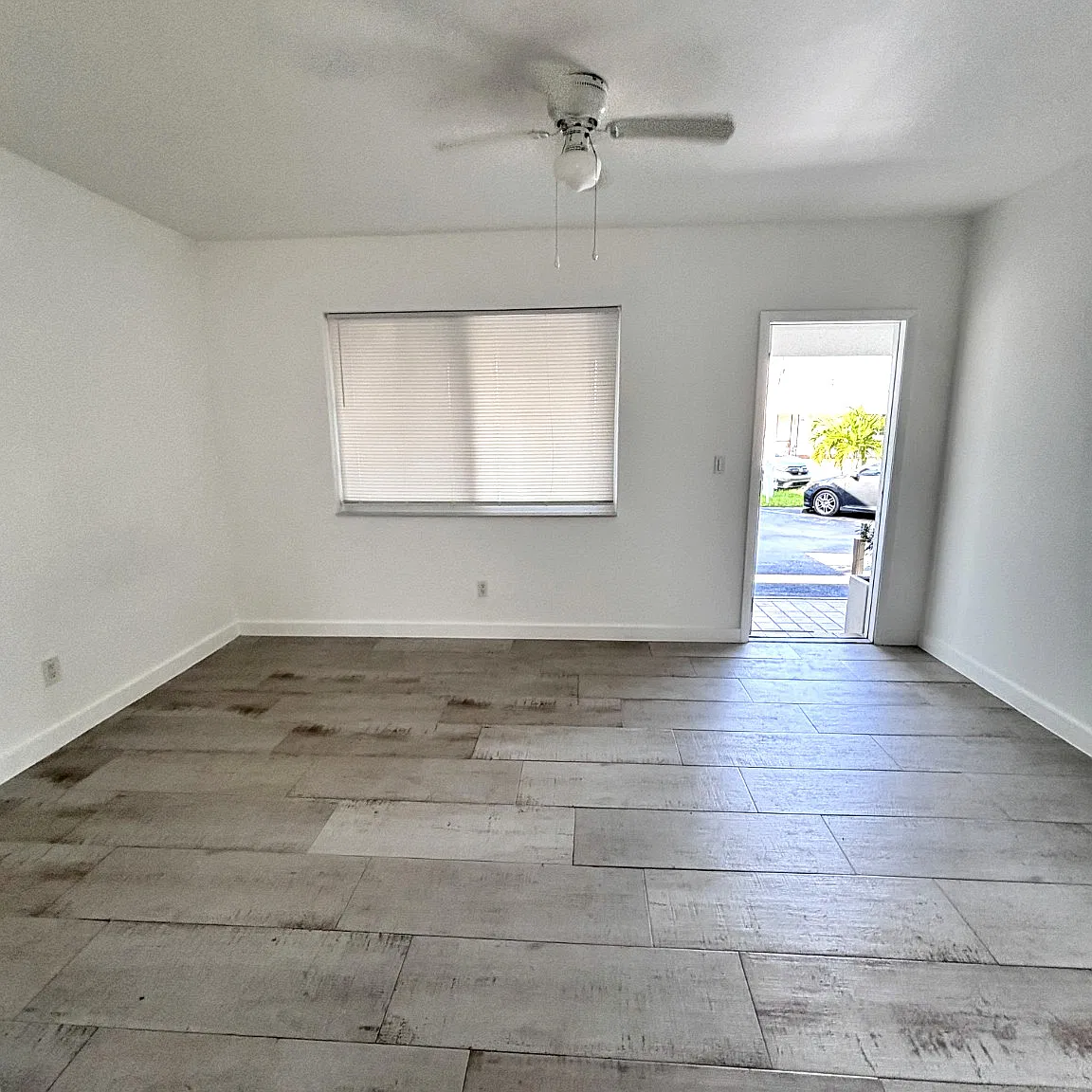 Studio, 354 sqft, $1,250 — Photo 3