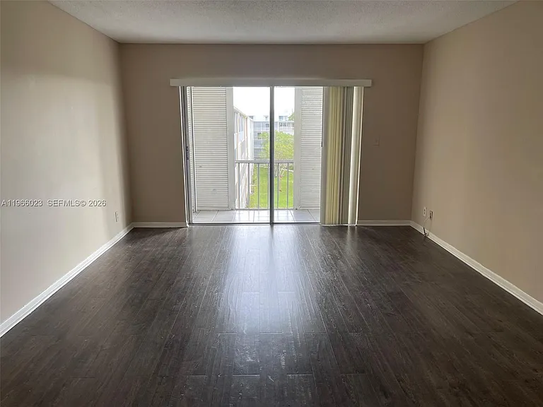 4700 Washington St #507 — Photo 6