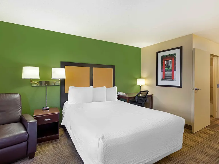 Studio Suite - 1 Queen Bed