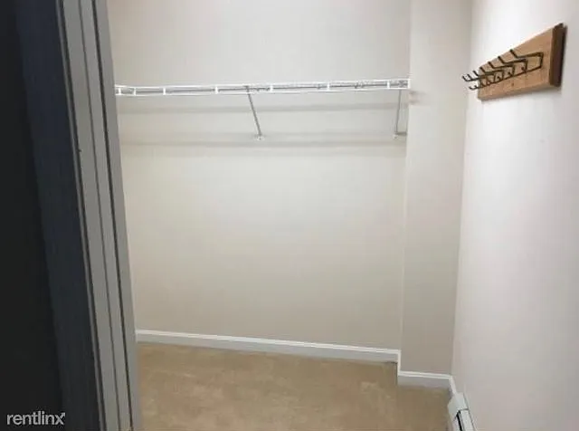 3 bed, 1700 sqft, $3,200 — Photo 2
