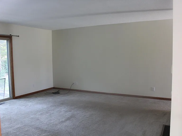 6218 Loretta Ln — Photo 7
