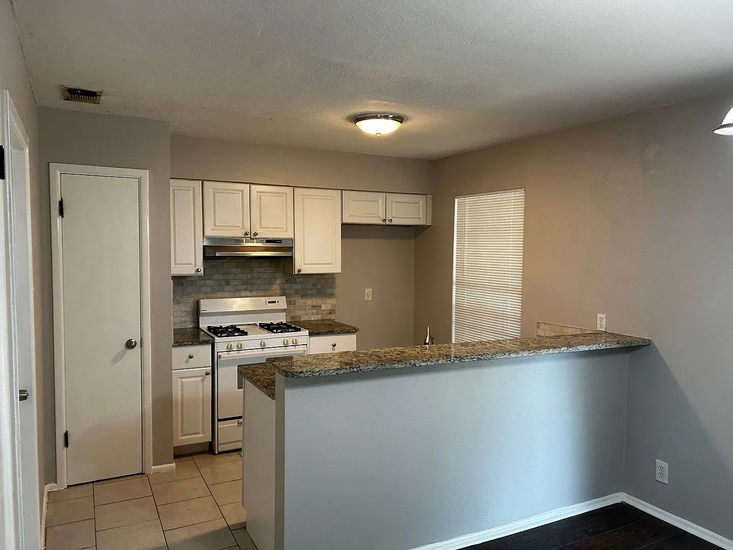 Eisenhauer and Rittman area cute House for Rent — Photo 4