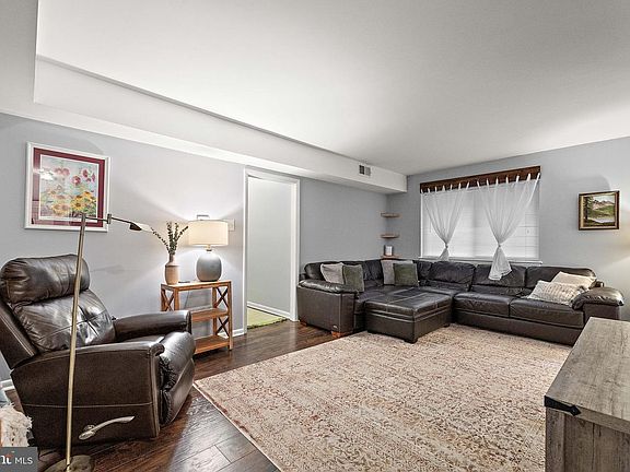 5th image of 5422 Valley Green Dr APT A4