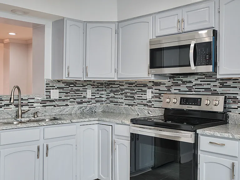 2616 Sherman Ave NW — Photo 8