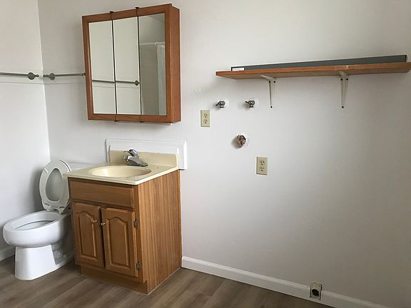 4th image of 186 N 11th St