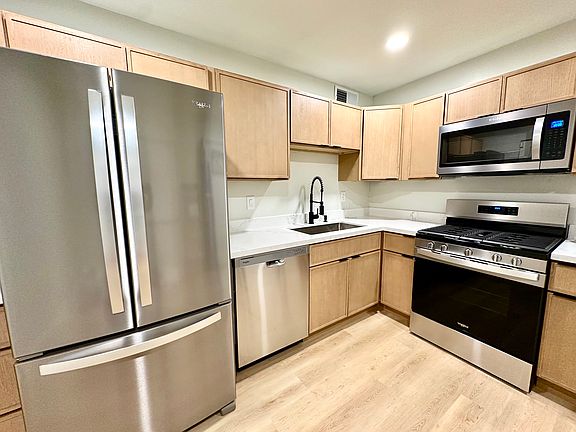 3rd image of 735 W Coolidge St #F