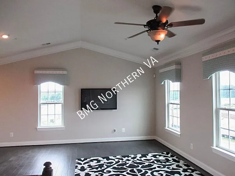 24688 Hutchinson Farm Dr — Photo 7