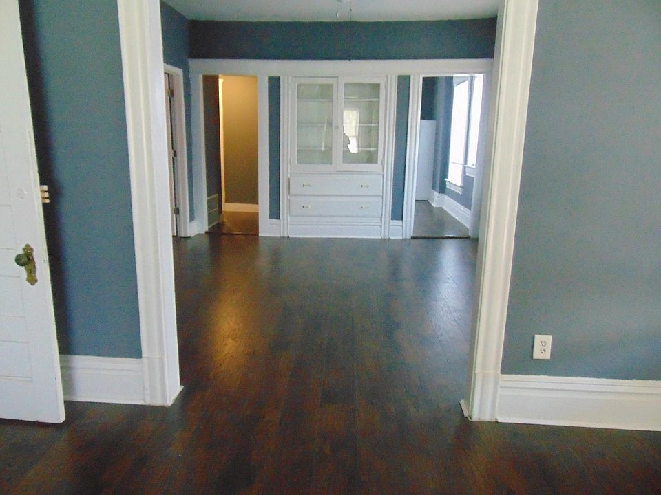 1st image of 109 W 34th St