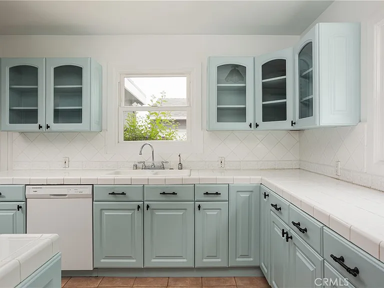 2662 Riverside Dr — Photo 9